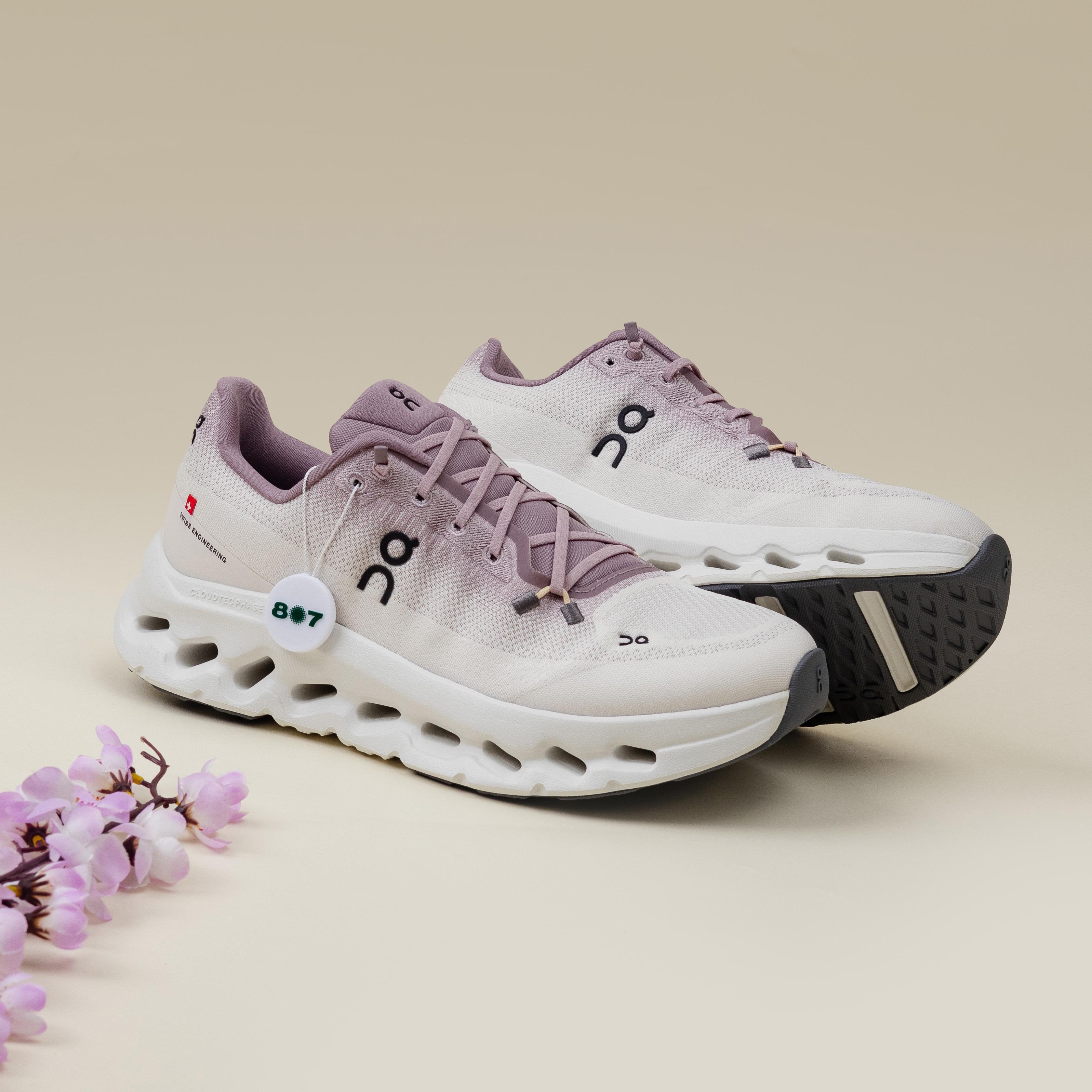 ON Cloudtilt Heron Dew Ivory