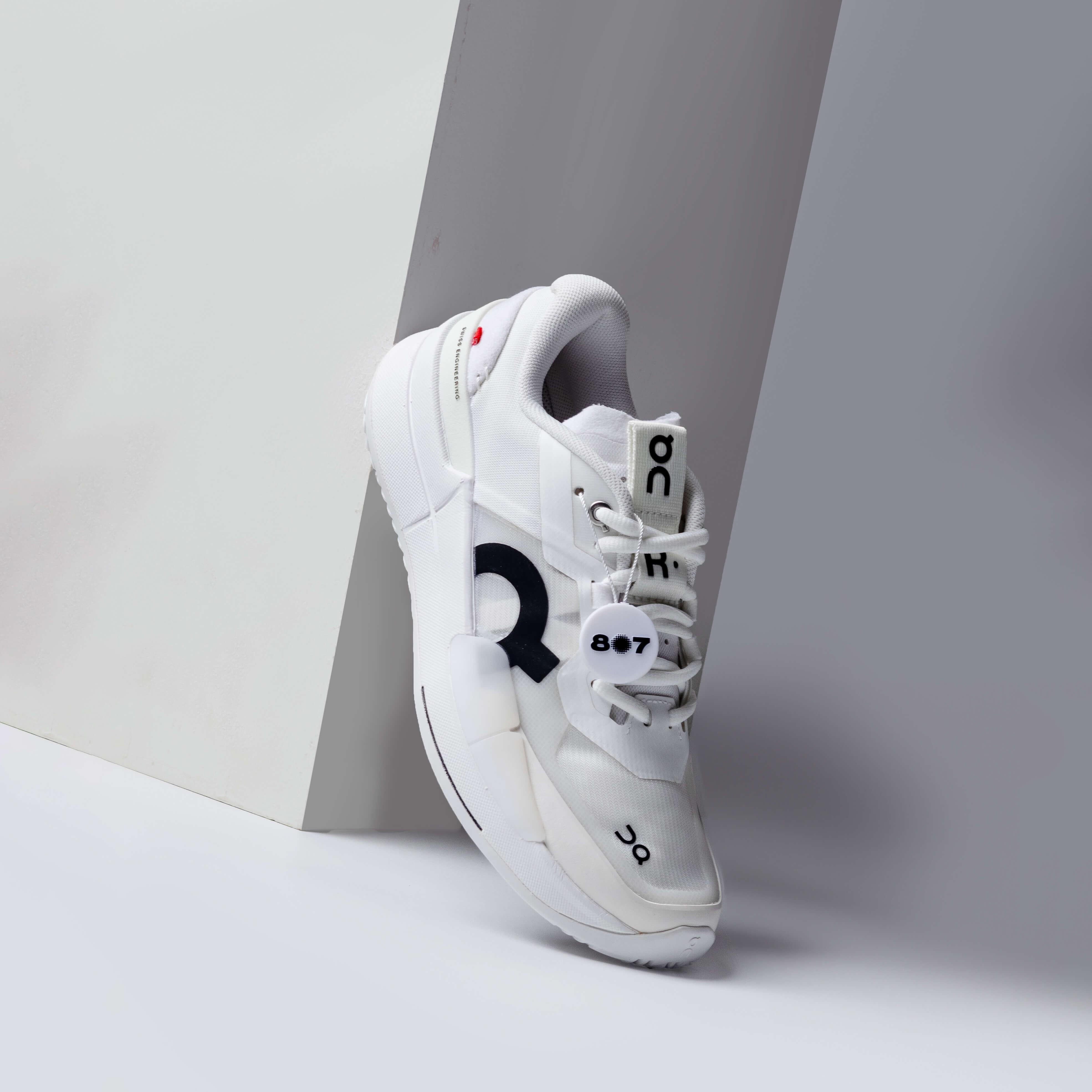 ON The Roger Pro 2 All White