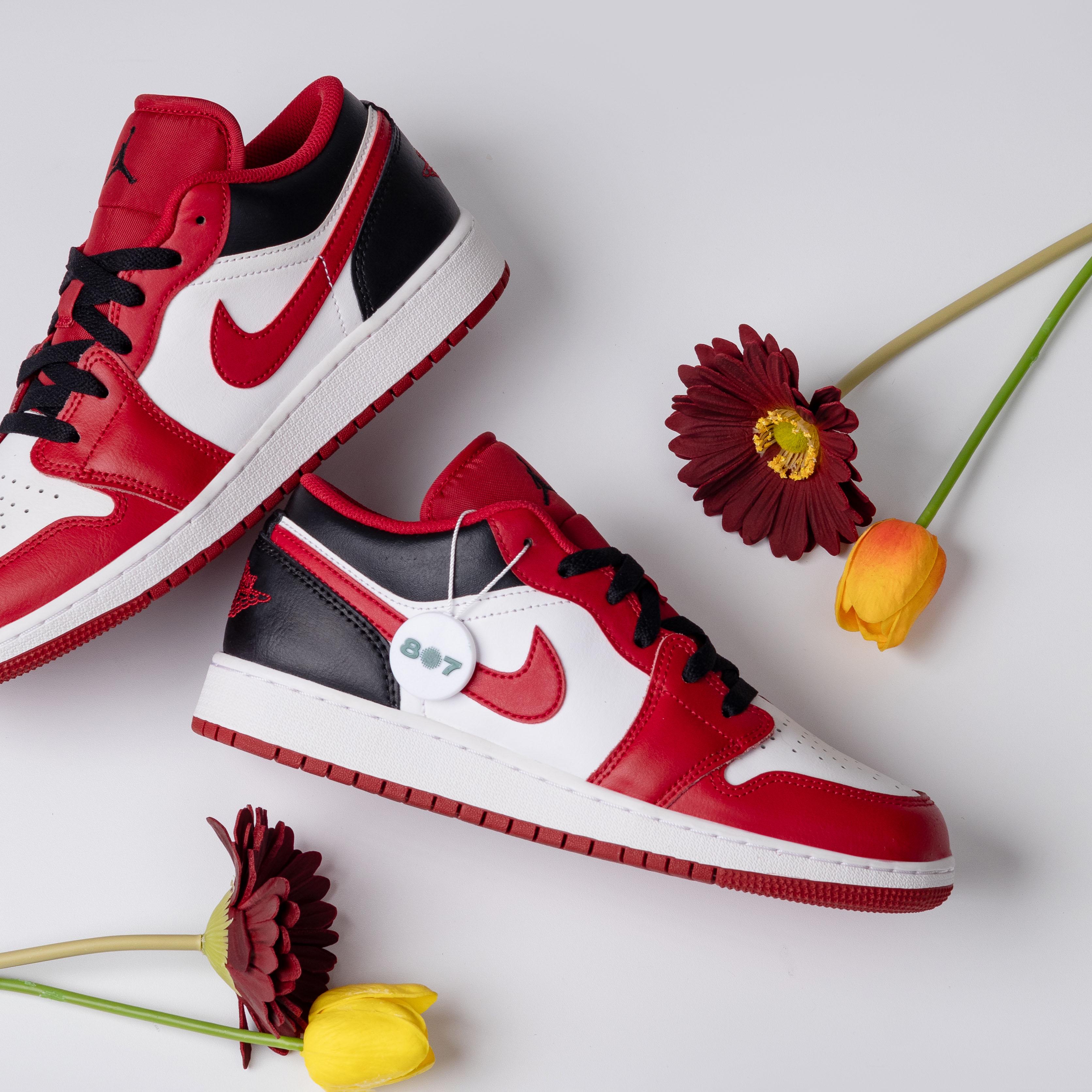 Air Jordan 1 Low Bulls GS Women