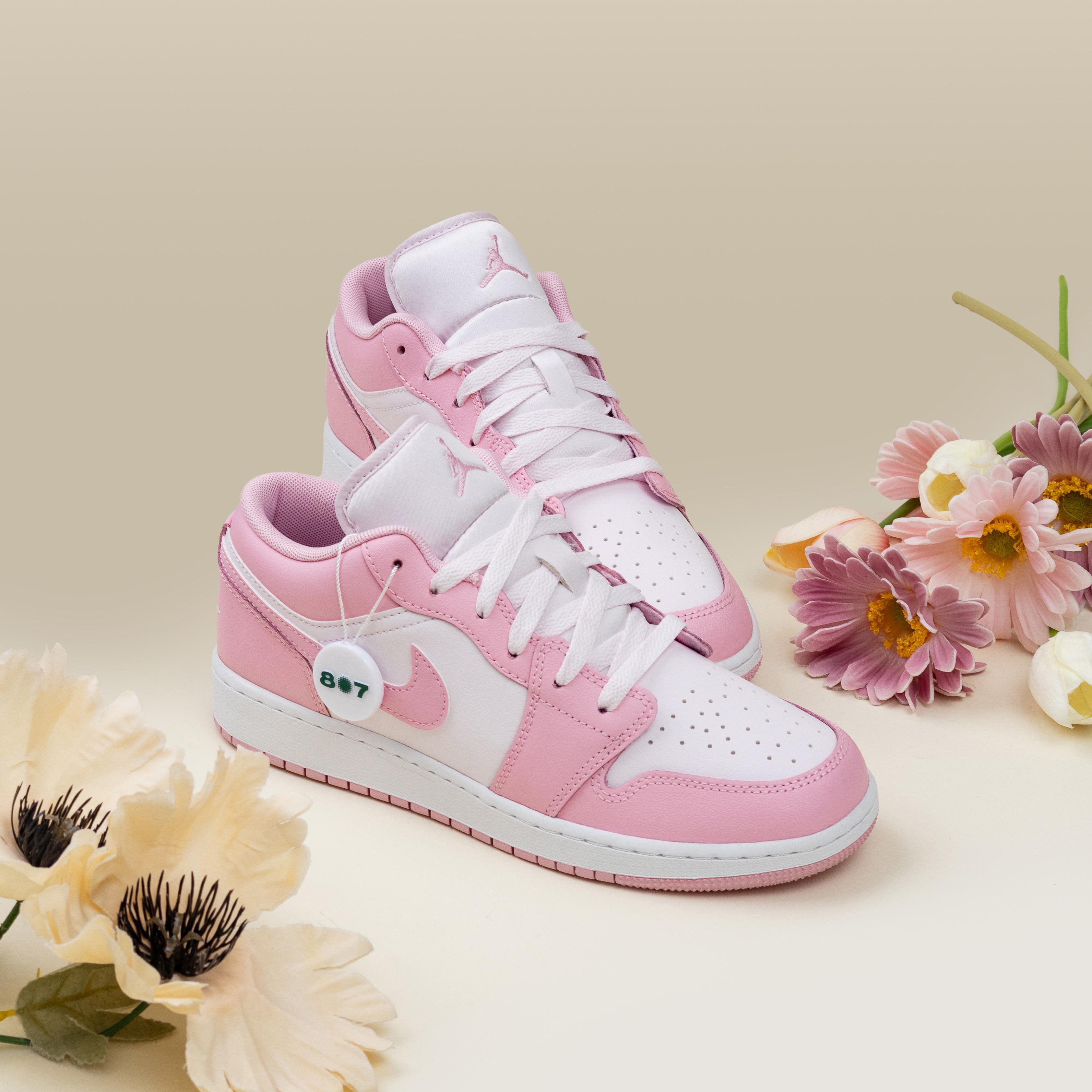 Air Jordan 1 Low Medium Soft Pink White GS Women
