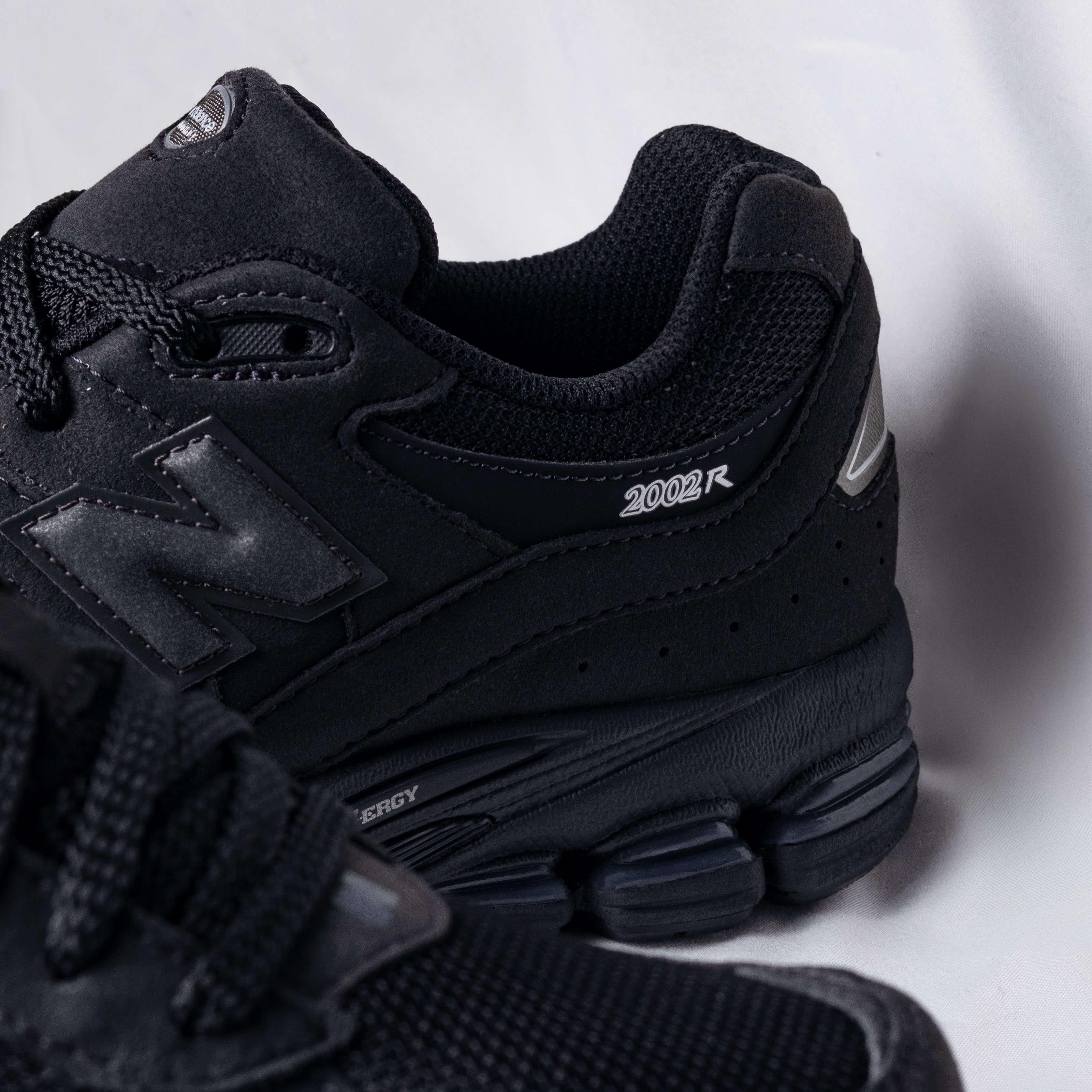 New Balance 2002R All Black