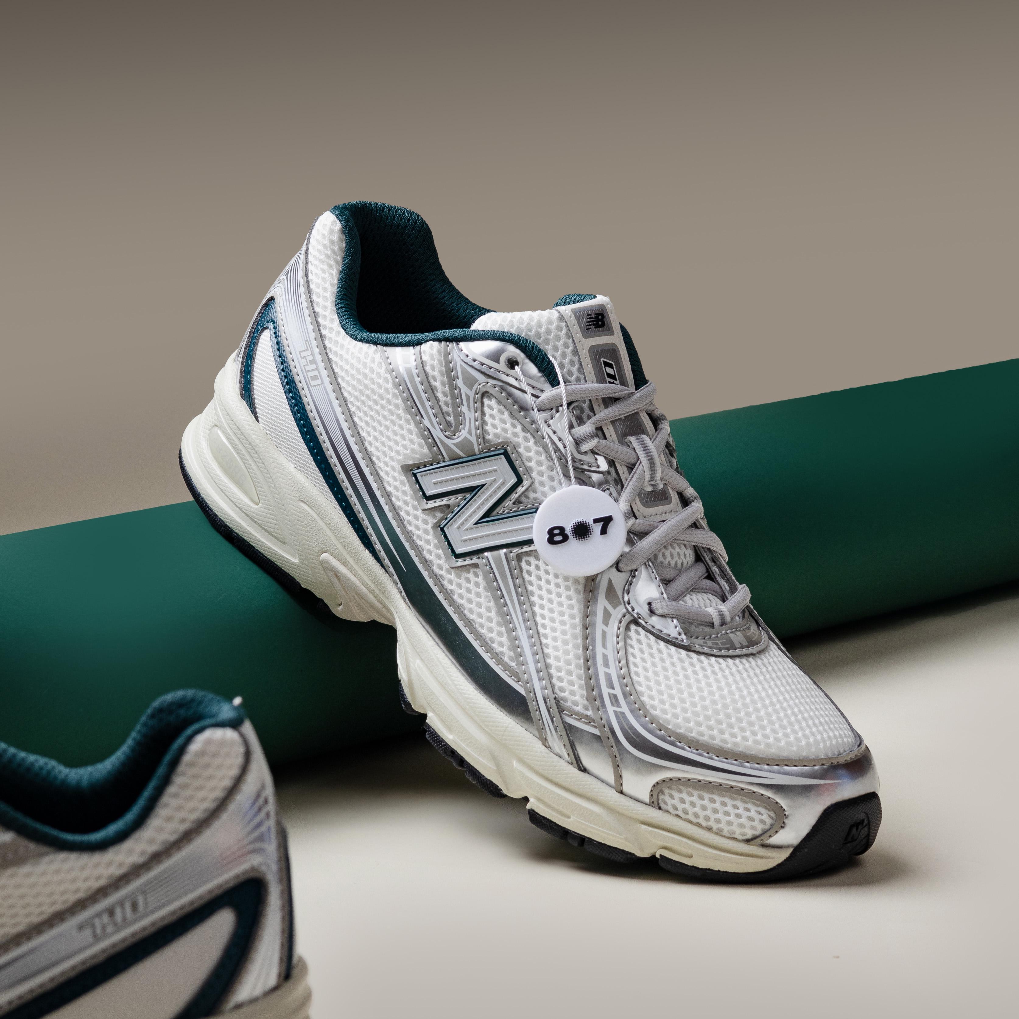 New Balance 740 Medusa Green Anora