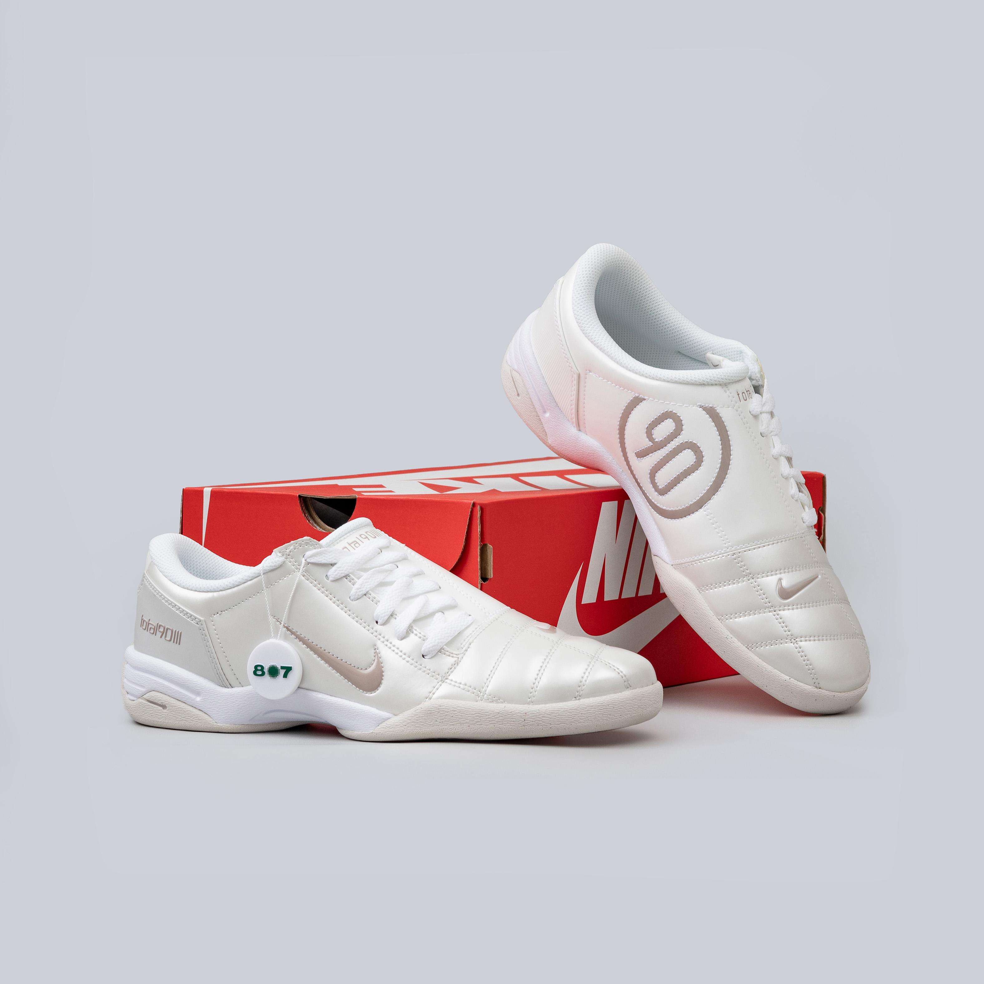 Nike Total 90 3 Photon Dust