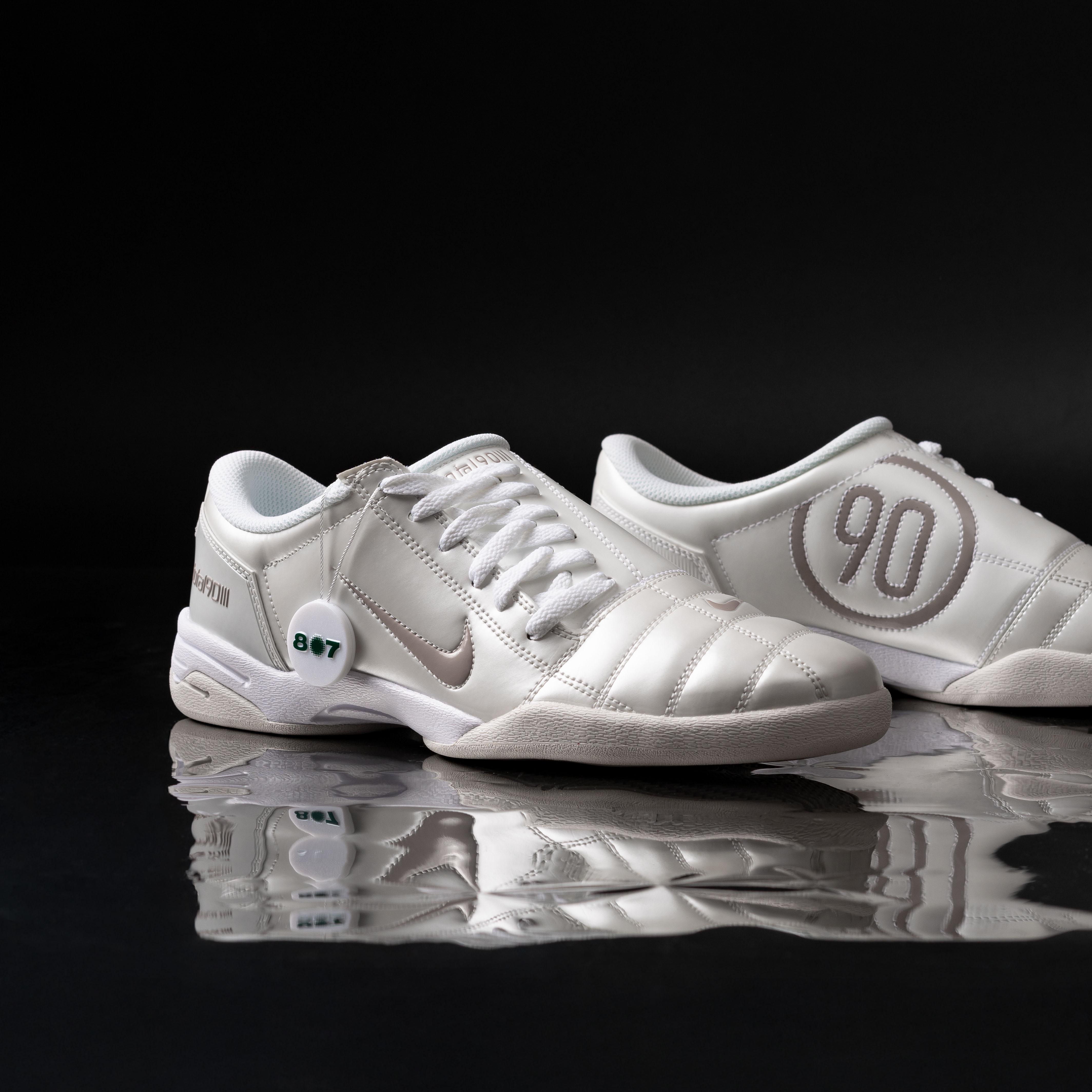 Nike Total 90 3 Photon Dust