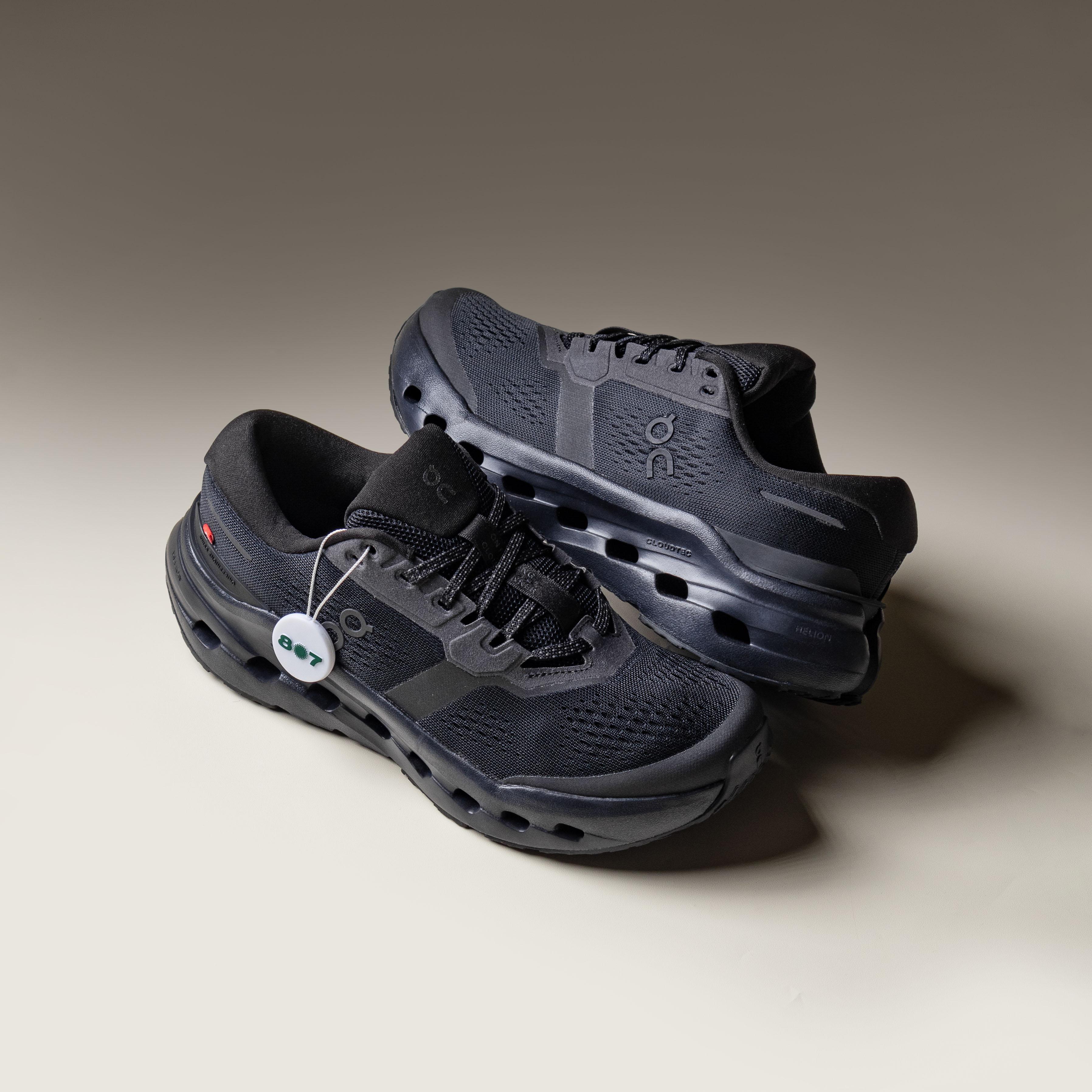 ON Cloudrunner 3 All Black