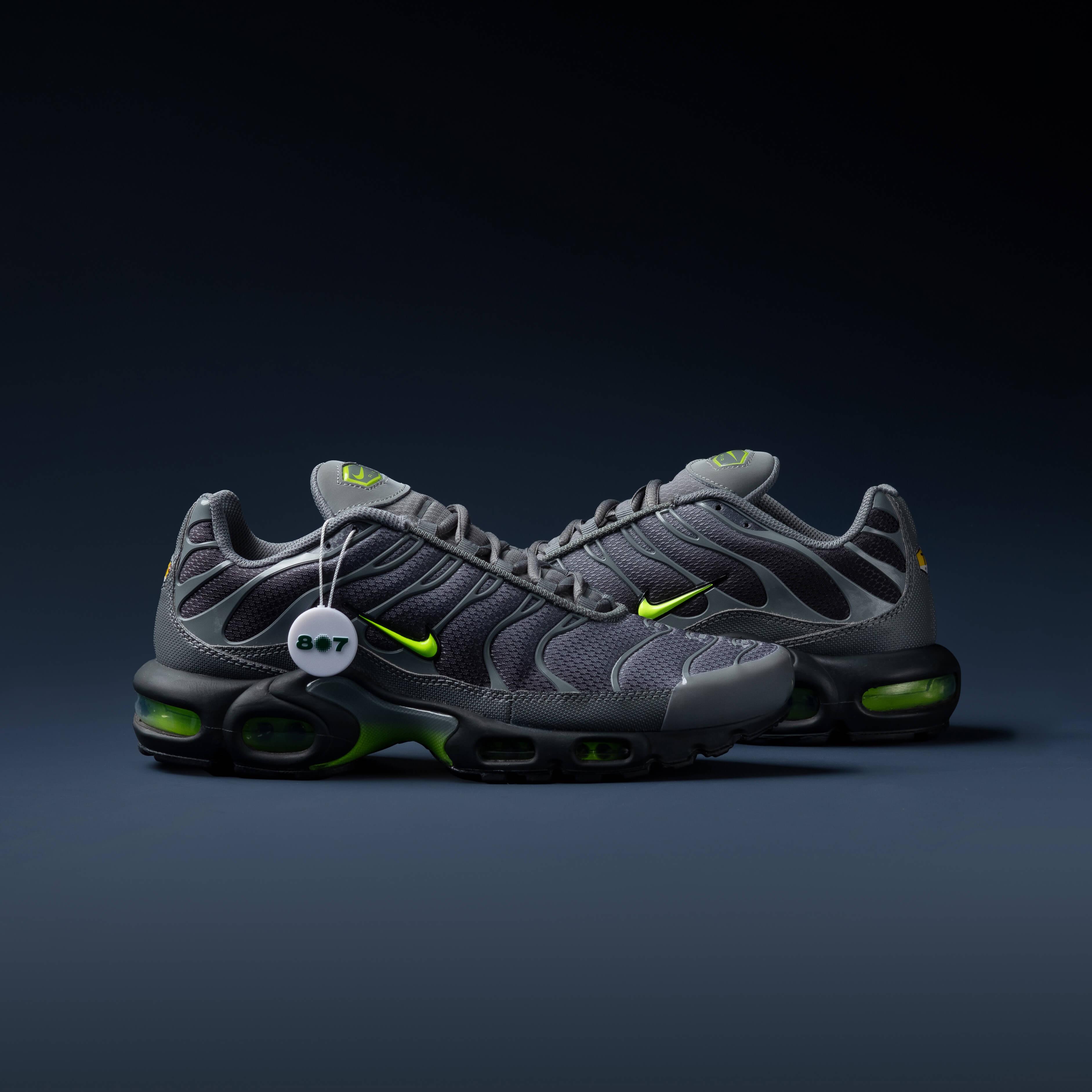 Air Max Plus Dark Grey Volt