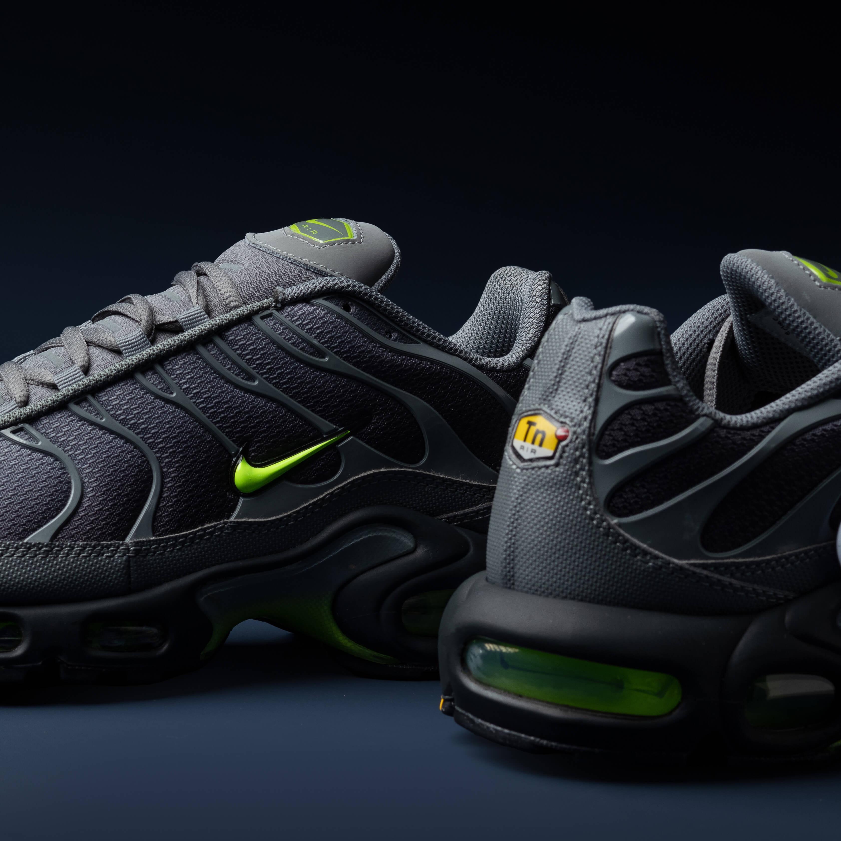 Air Max Plus Dark Grey Volt