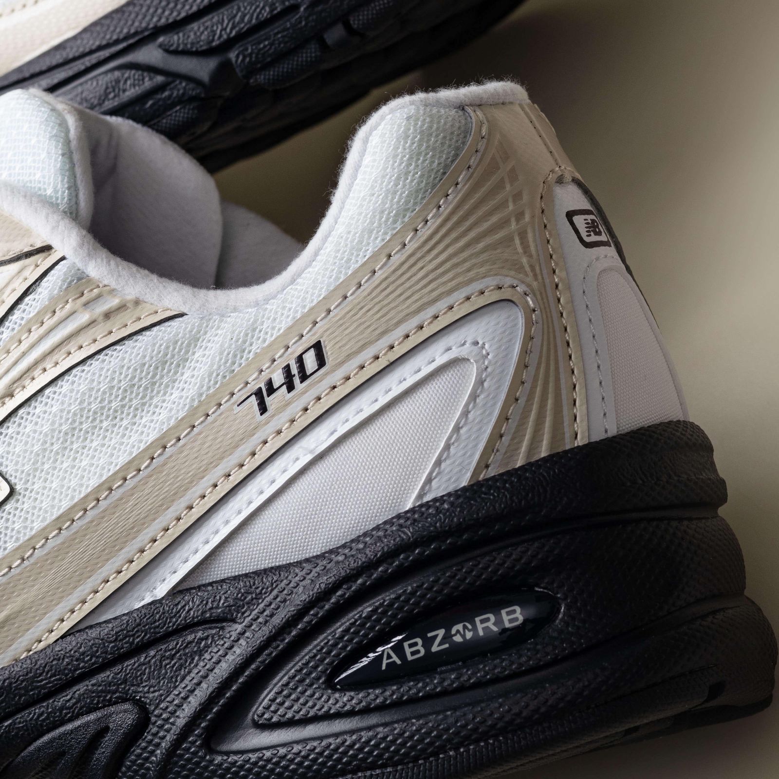 New Balance 740 Timberwolf White