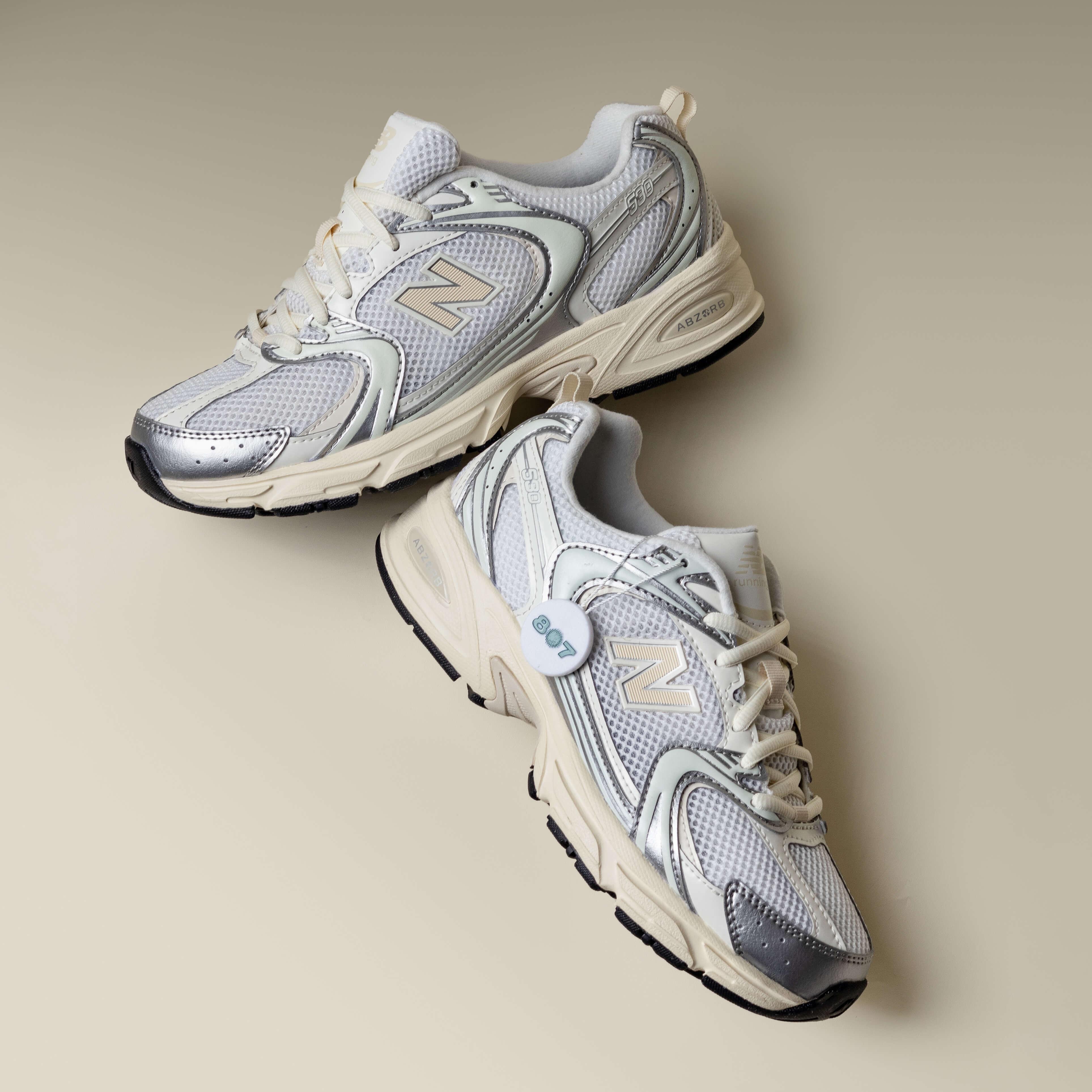 New Balance 530 Silver Metallic Linen