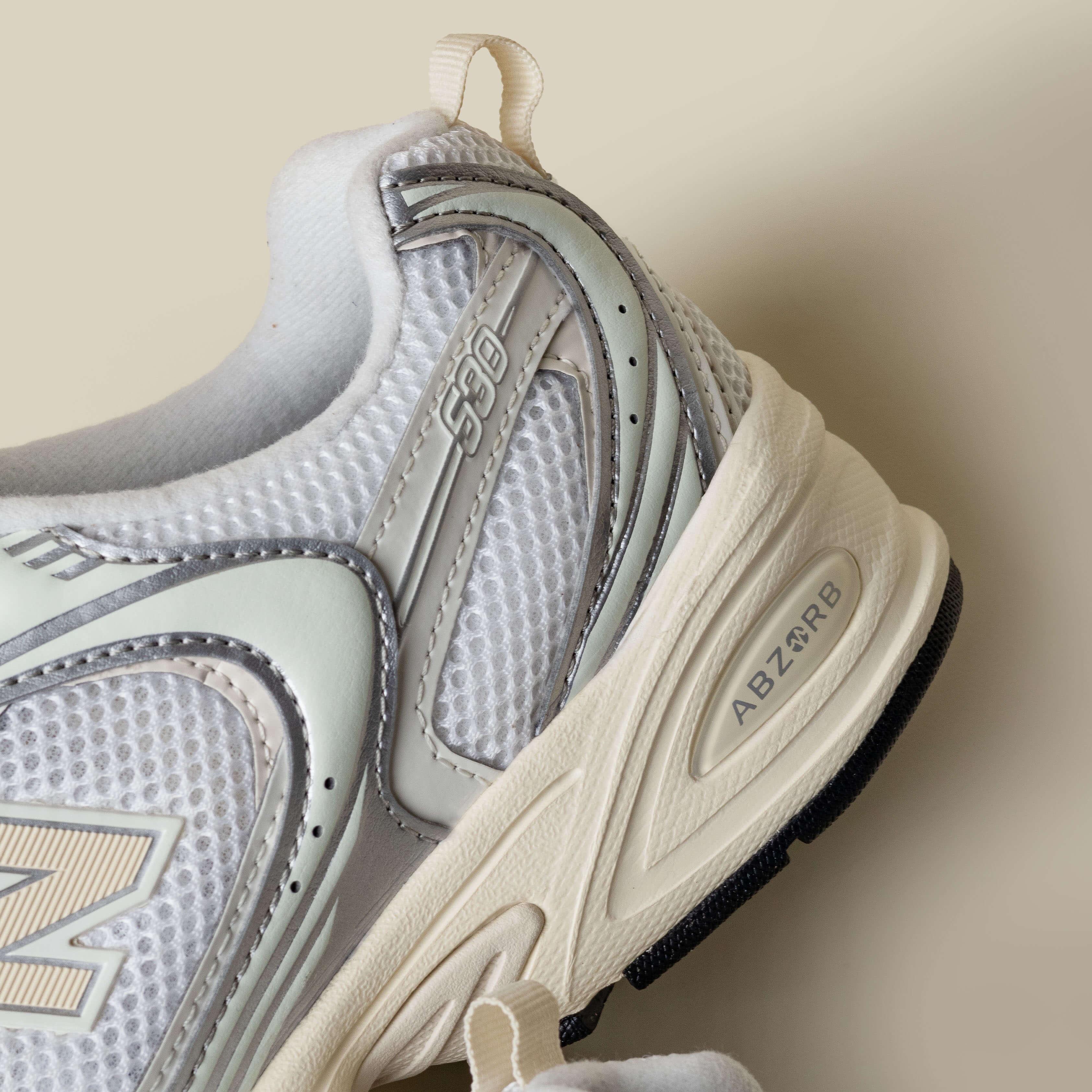 New Balance 530 Silver Metallic Linen