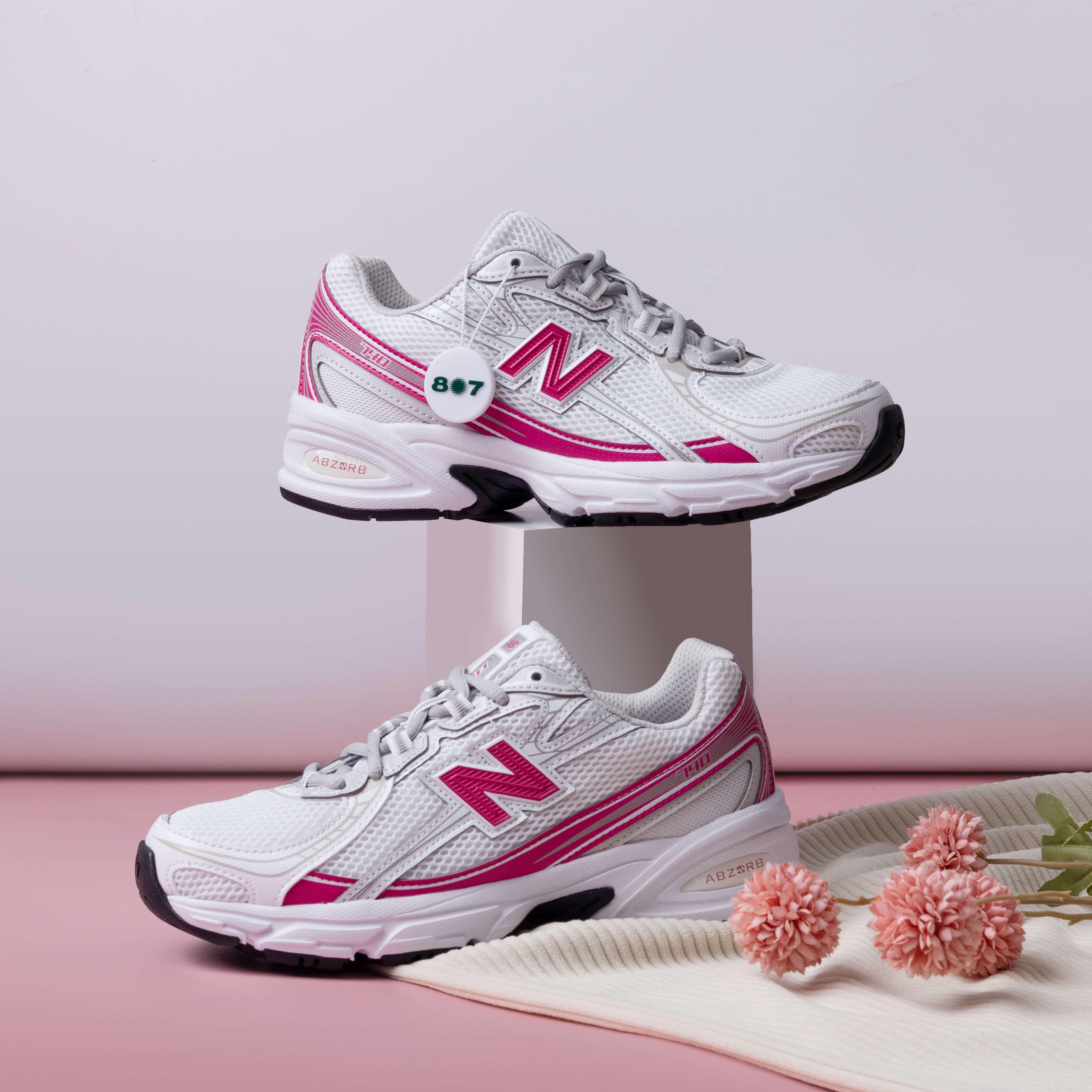 New Balance 740 White Pink