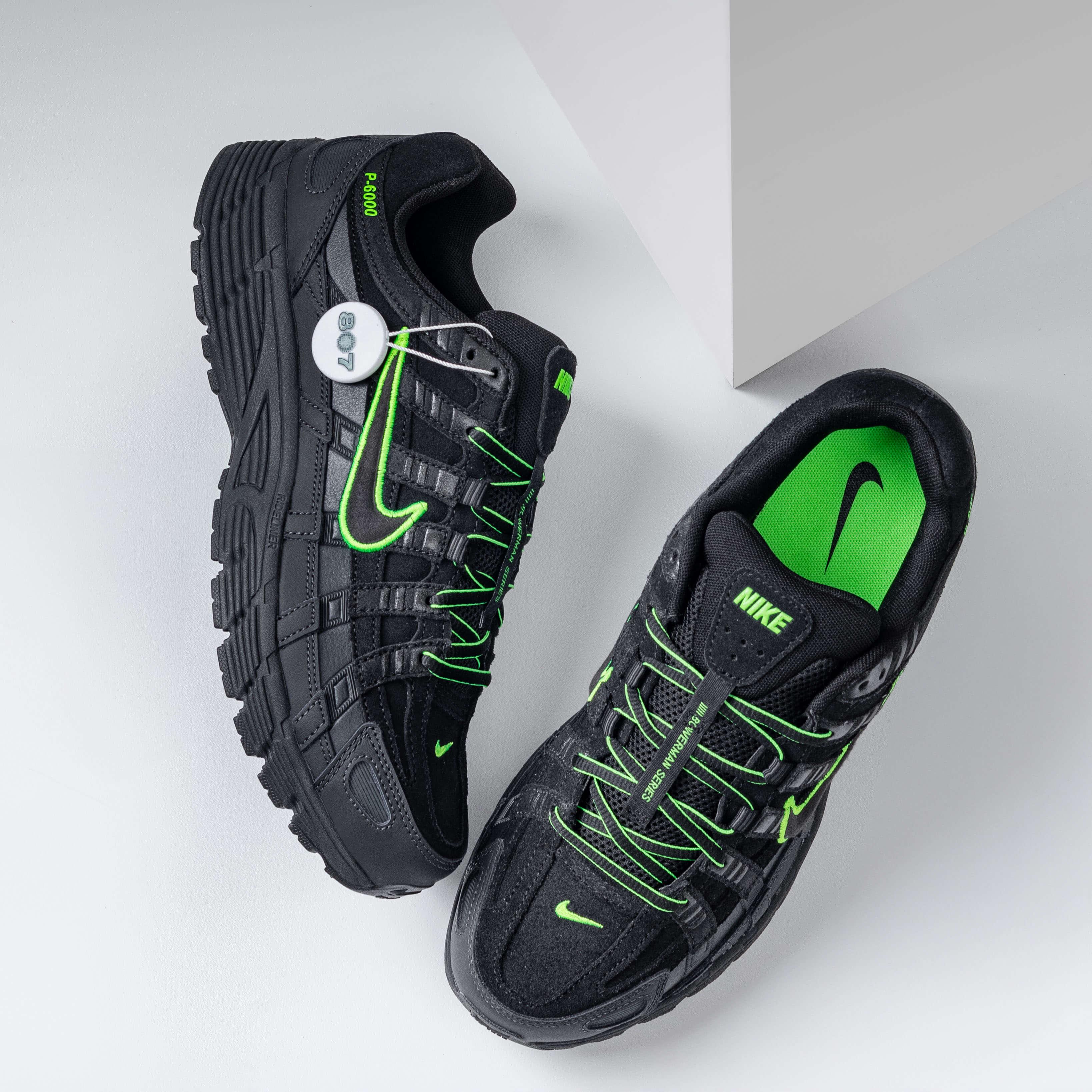 Nike P6000 PRM Black Green Strike